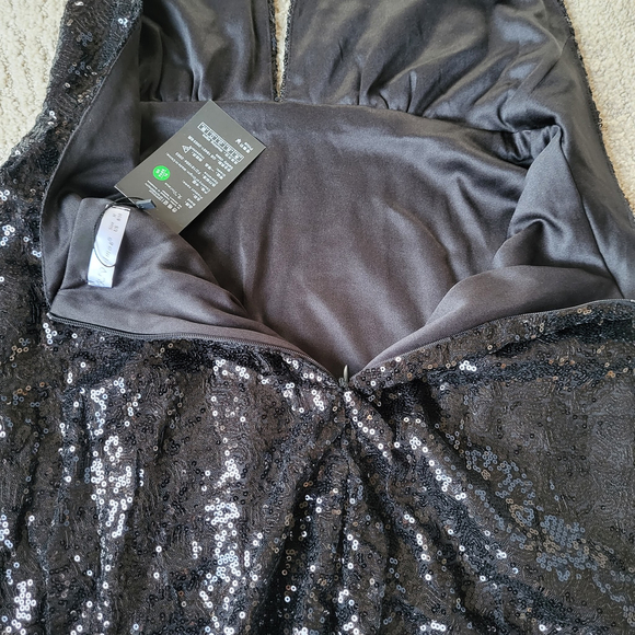 Women’s Black Sequin Mini Dress – R. Vivimos – Size M (8/10) – NWT - Picture 8 of 11